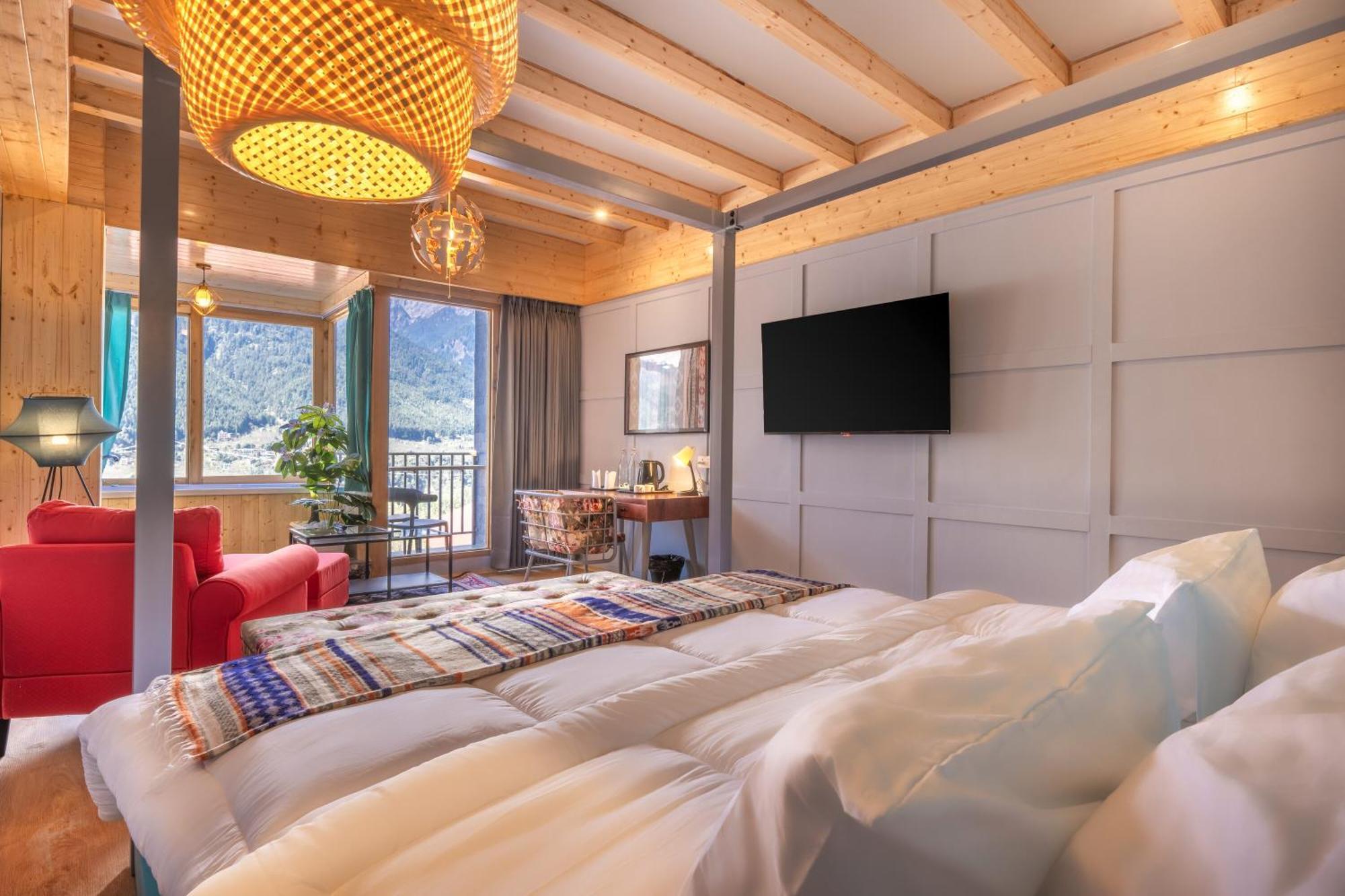 Отель Echor Himalayan Heights Luxe Manali Экстерьер фото