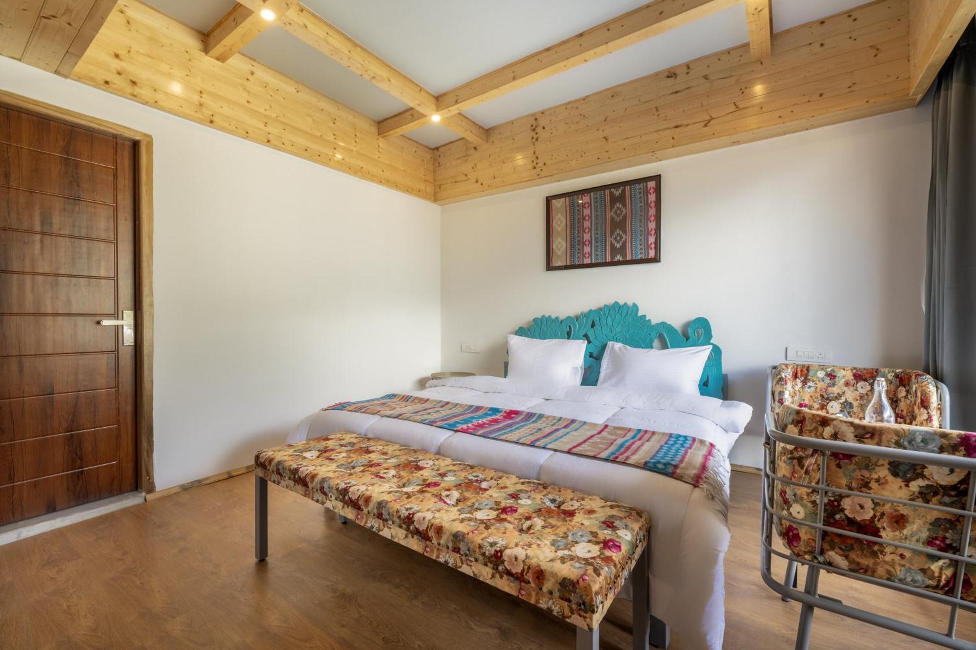 Отель Echor Himalayan Heights Luxe Manali Экстерьер фото
