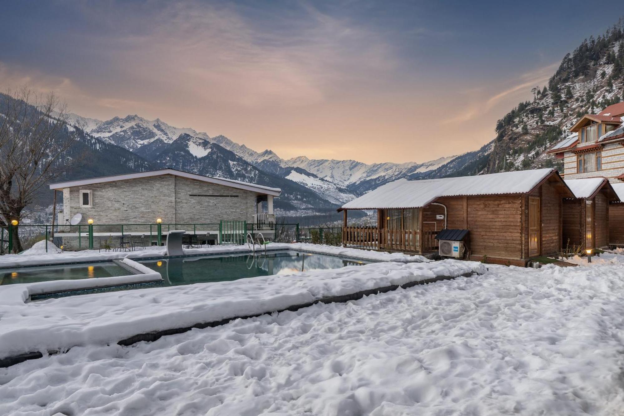 Отель Echor Himalayan Heights Luxe Manali Экстерьер фото