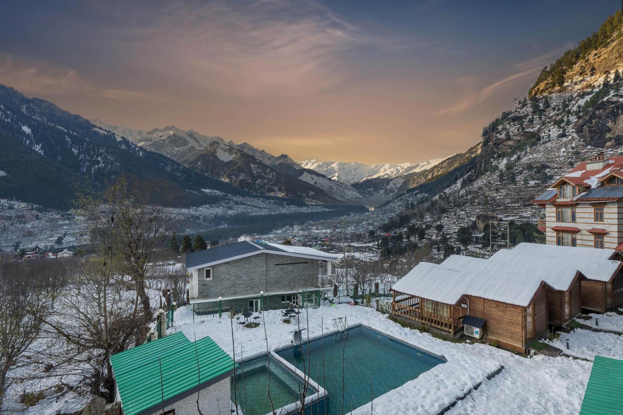 Отель Echor Himalayan Heights Luxe Manali Экстерьер фото