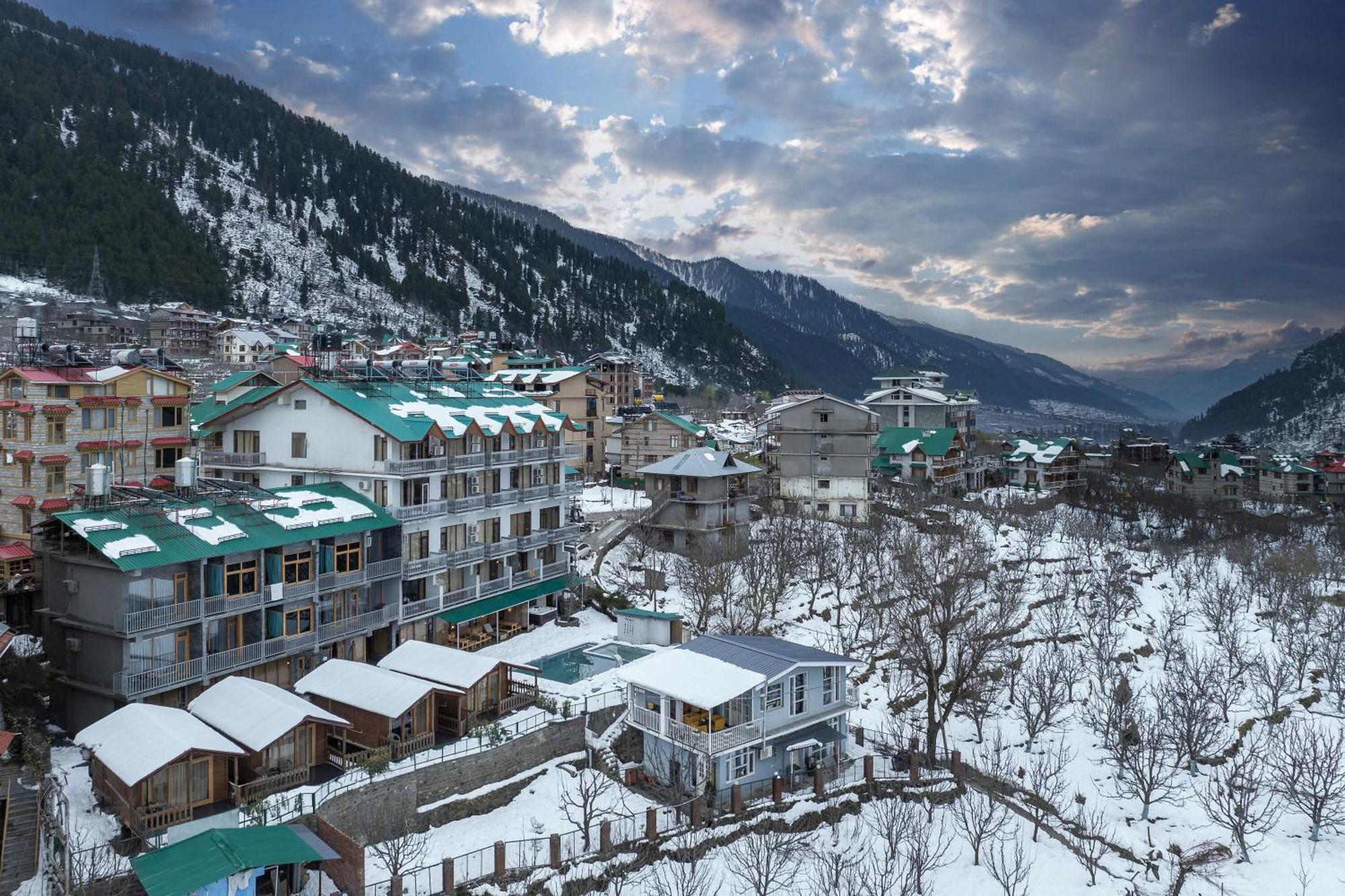 Отель Echor Himalayan Heights Luxe Manali Экстерьер фото